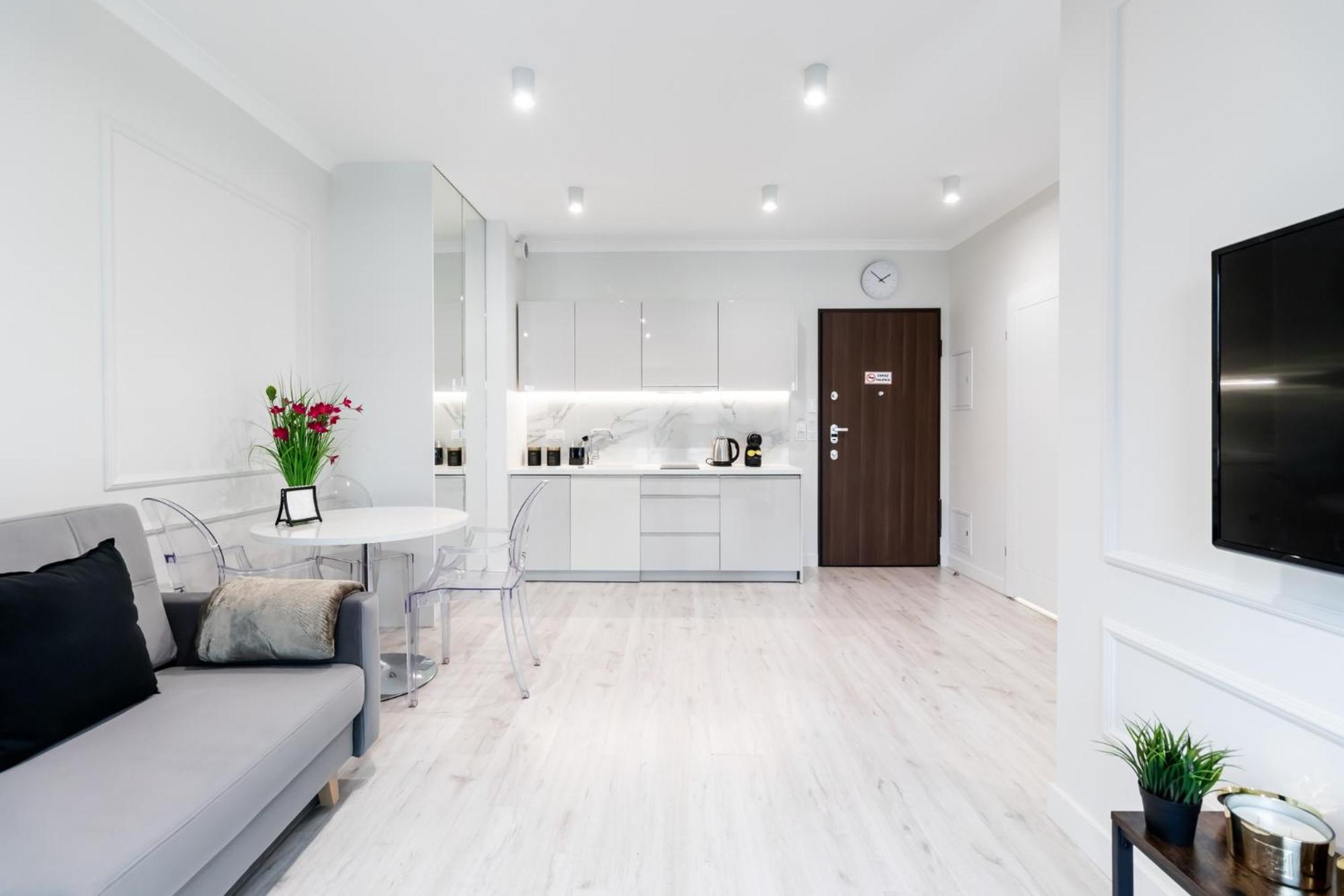 Golden -city Center - Mennica Apartment *
