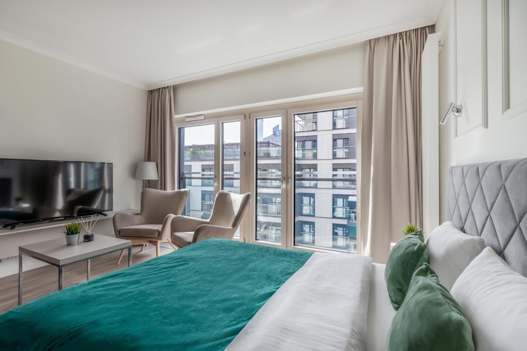 Golden -city Center - Mennica Apartment *